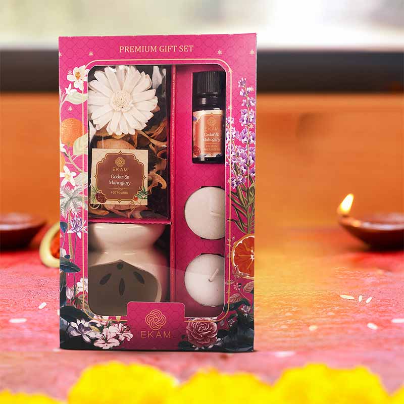 Ceramic Oil Warmer & Potpourri Gift Set | Cedar & Mahogany Scent