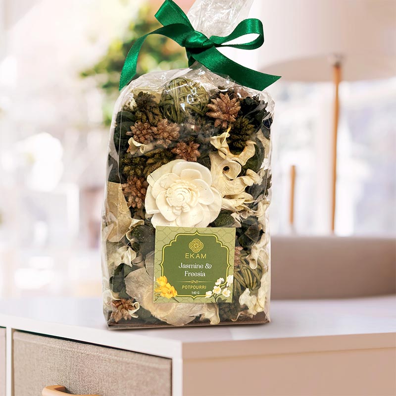 Jasmine &amp; Freesia Scented Potpourri