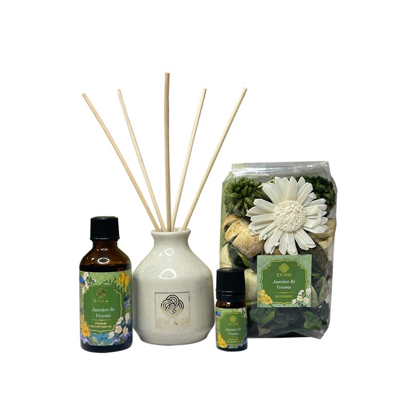 Jasmine &amp; Freesia Reed Diffuser &amp; Potpourri Gift Set