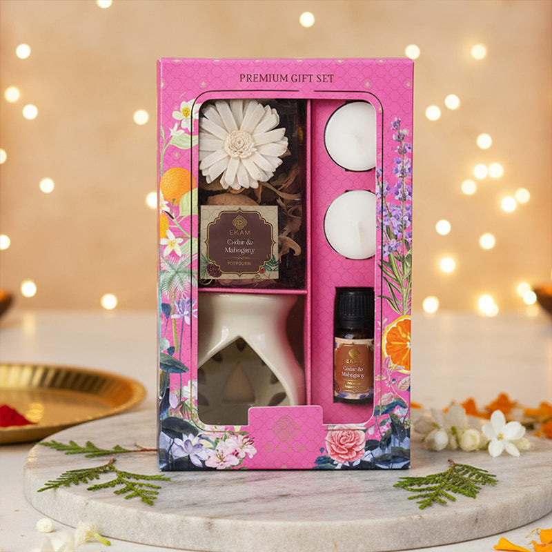 Cedar &amp; Mahogany Ceramic Oil Warmer &amp; Potpourri Gift Set